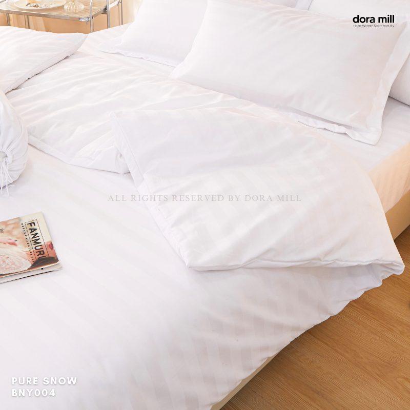 Set Tempat Tidur Koleksi Hotel Stripe 3cm dengan Sarung Bantal Sarung Kuilt dan Bolster oleh Dora Mill#BCY