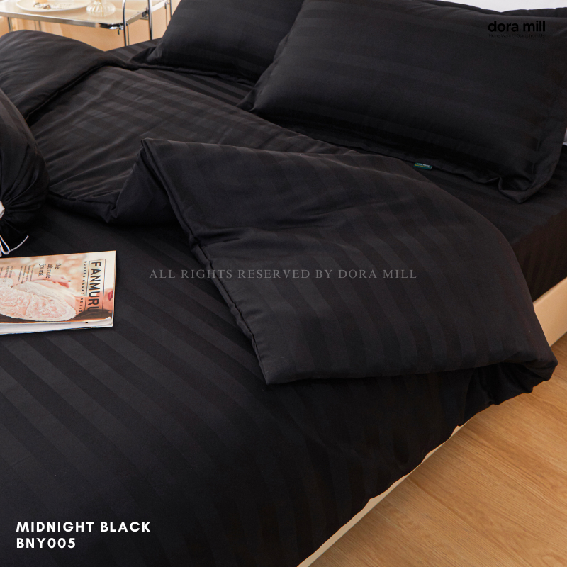 Set Tempat Tidur Koleksi Hotel Stripe 3cm dengan Sarung Bantal Sarung Kuilt dan Bolster oleh Dora Mill#BCY
