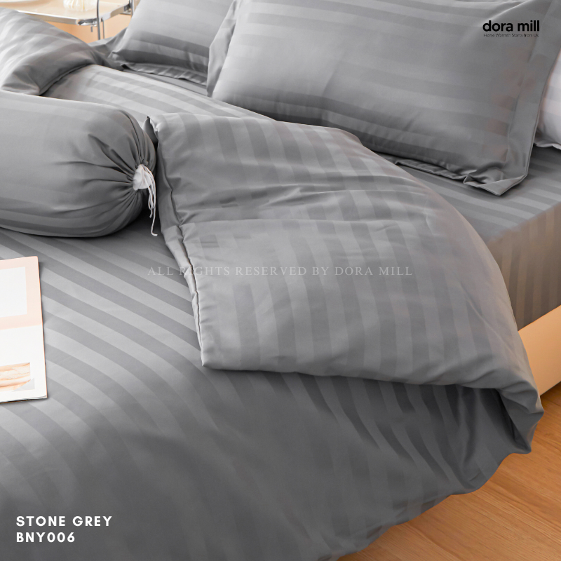 Set Tempat Tidur Koleksi Hotel Stripe 3cm dengan Sarung Bantal Sarung Kuilt dan Bolster oleh Dora Mill#BCY